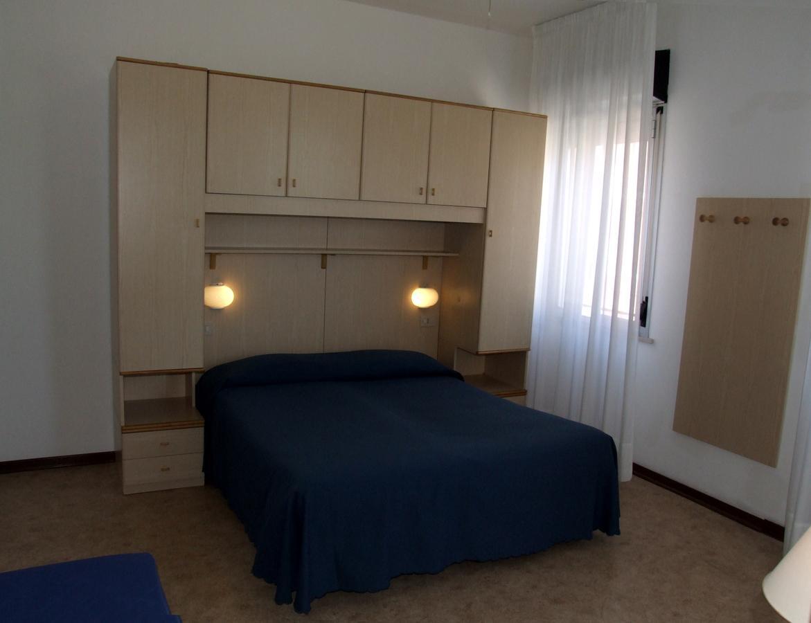 Hotel Firenze Caorle Habitación foto