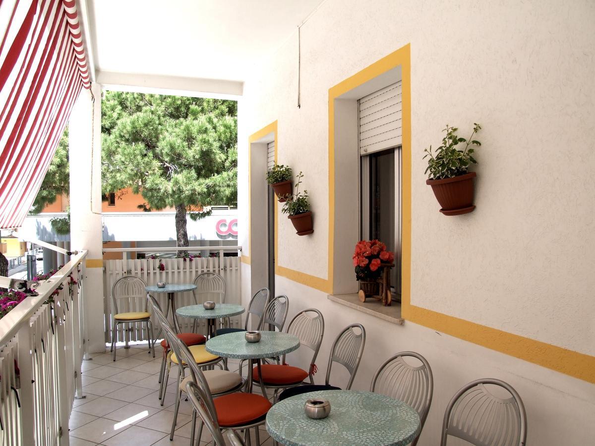 Hotel Firenze Caorle Exterior foto